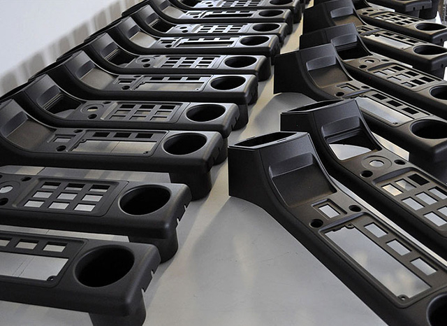 プラスチック射出成形機メーカー