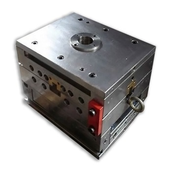 射出成形金型 2