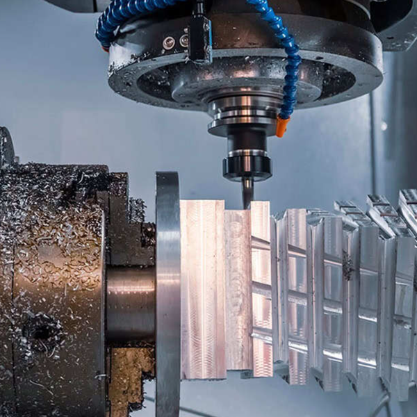 迅速なプロトタイピング + CNC生産：カスタム機械コンポーネントの市場までの時間を加速