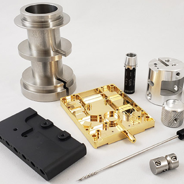 なぜCNCマシンにインタープロレーターがあるのですか？精密運動の背後にある脳